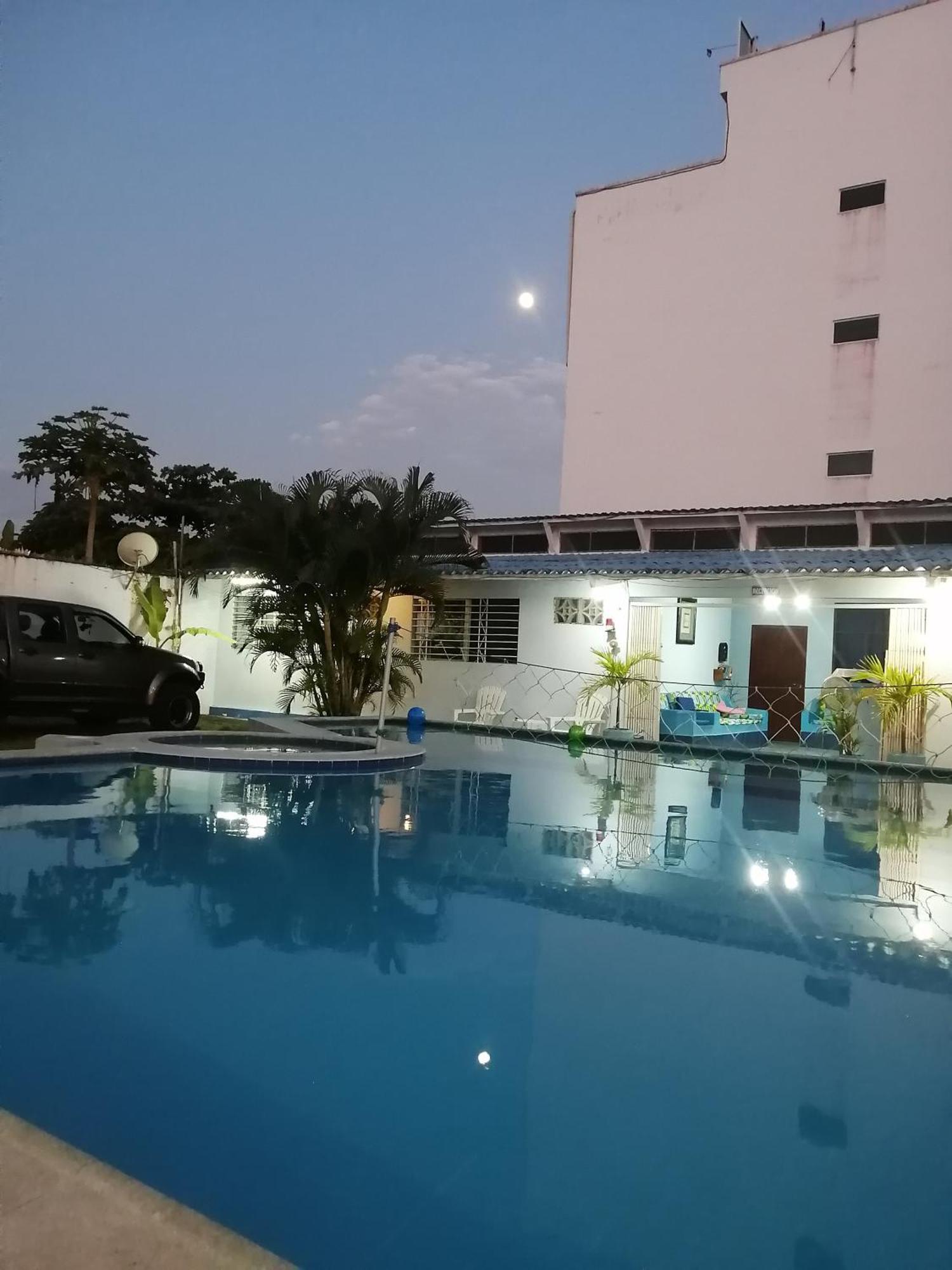 Hostal Aruba Atacames Exterior foto